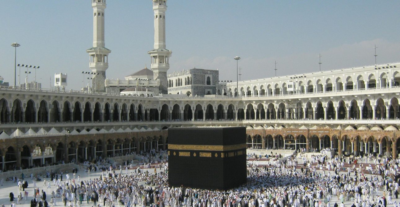 🌙 How to Save Money on Your Umrah Trip Without Compromising Comfort