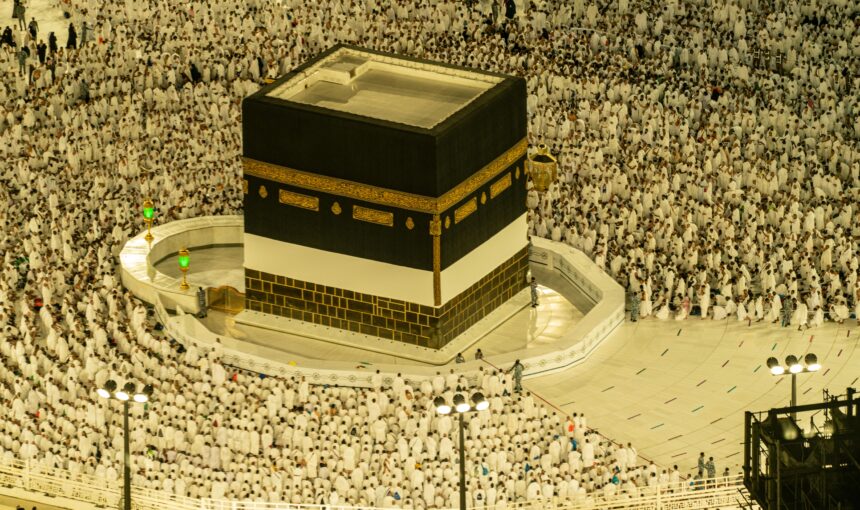 A Complete Guide to Planning Your Umrah Journey on a Budget